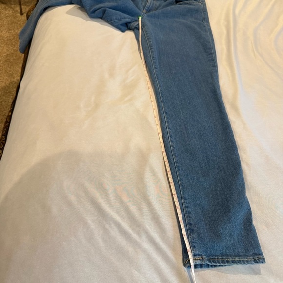 GAP Women’s Blue Regular Light Denim Jeans - Picture 9 of 15